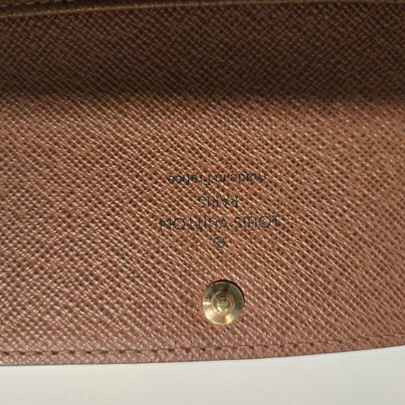 Louis Vuitton Coated Canvas 6 keyholder - Picture 9 of 12